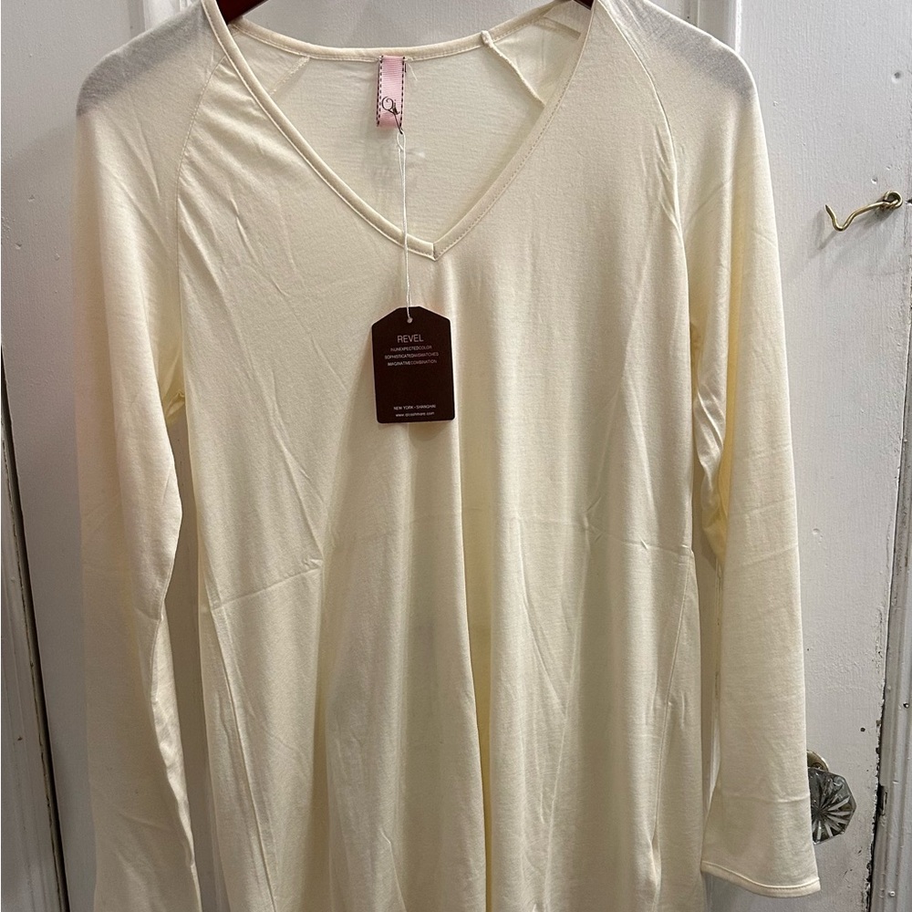 NWT Qi Long Sleeve Ivory Top